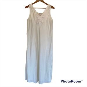 Oscar De La Renta Nightgown, Size Medium